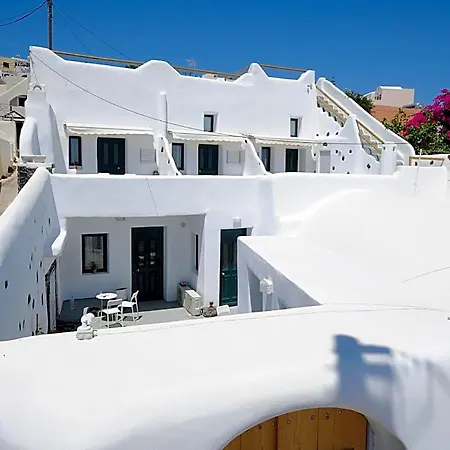 Ξενοδοχείο Manias Fira Residences 2*