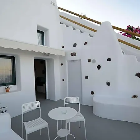 Ξενοδοχείο Manias Fira Residences 2*