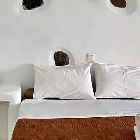 Ξενοδοχείο Manias Fira Residences 2*