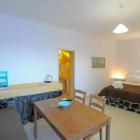 Ξενοδοχείο Manias Fira Residences
