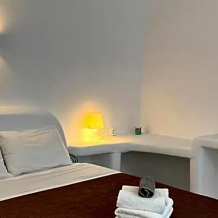Manias Fira Residences Szálloda