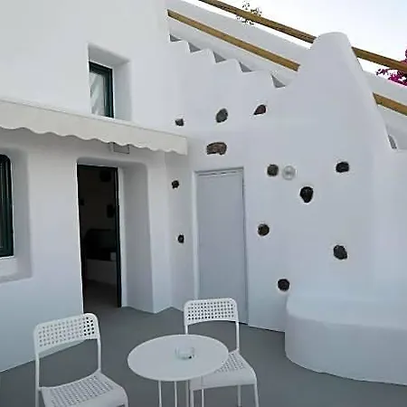 Ξενοδοχείο Manias Fira Residences Santorini Island