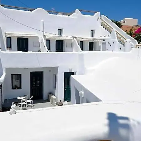 Ξενοδοχείο Manias Fira Residences 2*