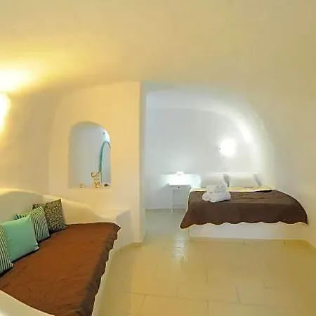 Manias Fira Residences 2*