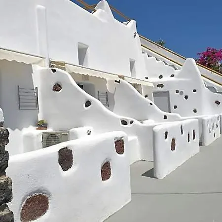 Ξενοδοχείο Manias Fira Residences 2*