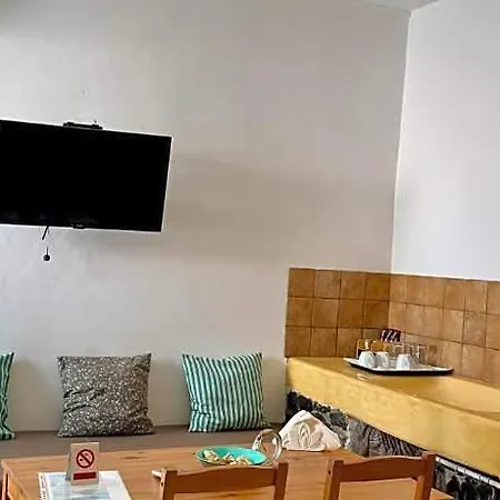 Szálloda Manias Fira Residences 2*