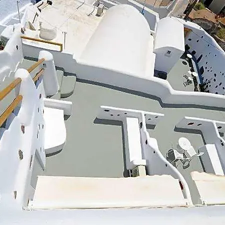 Ξενοδοχείο Manias Fira Residences 2*