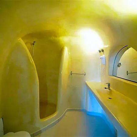 Ξενοδοχείο Manias Fira Residences Santorini Island